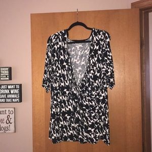 Lane Bryant 22/24 beautiful design top
